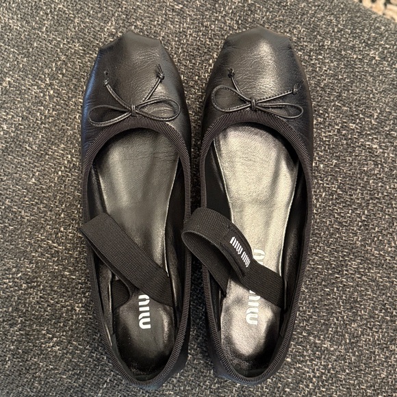 Miu Miu Black Leather Loafers with Bow Detail - Picture 2 of 7